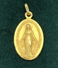 Médaille ovale la vierge miraculeuse Marie religieuse or jaune 18 carats pendentif Poids 3.03 g