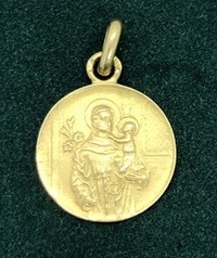 Médaille religieuse or jaune 18 carats pendentif rond Poids 2.55 g