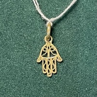 Médaille Pendentif Hamsa Main de Fatma or jaune 18 ct Poids 0.9 g